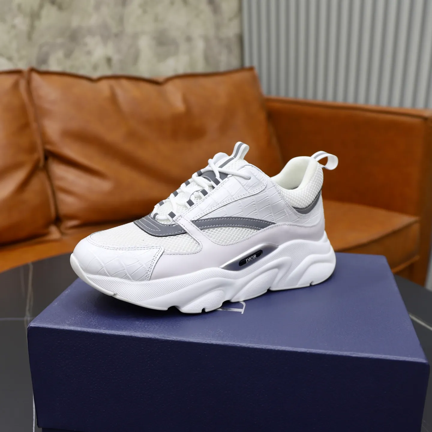 Ex-factory price: 500💰🙅‍♂️🙅‍♂️🙅‍♂️ Brand: Dior DIOR Standard code: 38-44 (45, 46 customized) Grade: Same as the official website Material: Original leather splicing Comfortable and breathable lining Original wear-resistant outsole Style category: Men's fashionable casual shoes Running sneakers Noble luxury brand elements Top luxury Color: actual picture color